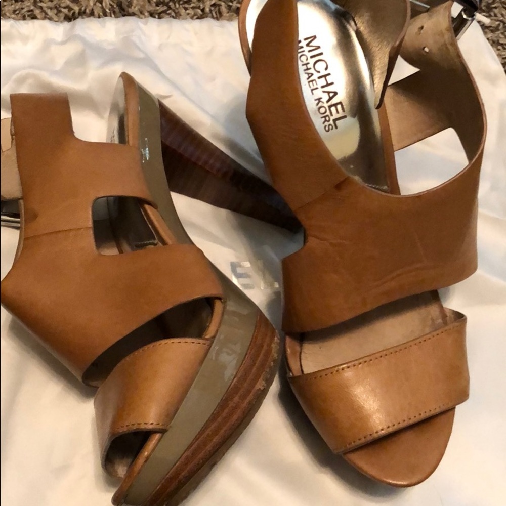 Michael kors size 7 heels